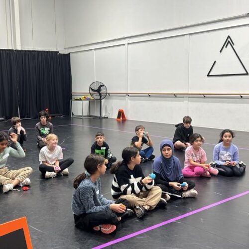 KIDS LISTENING